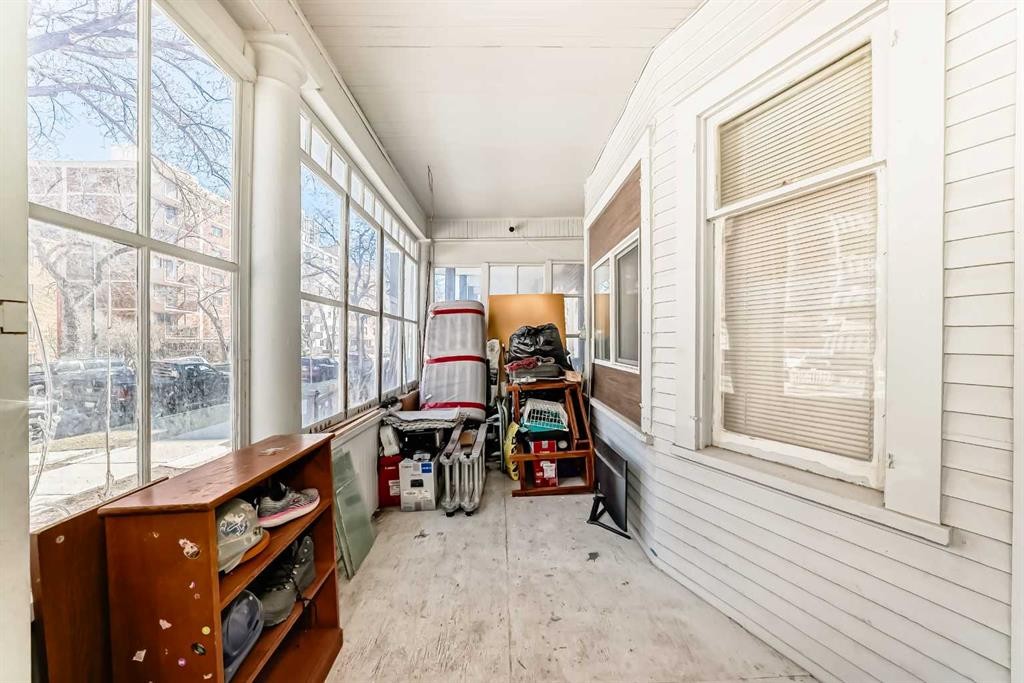 1227 13 Avenue Sw, Calgary, AB - Indoor Photo Showing Other Room