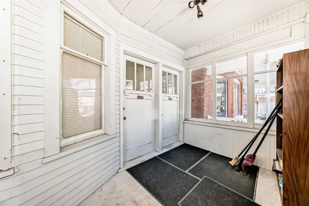 1227 13 Avenue Sw, Calgary, AB - Indoor Photo Showing Other Room