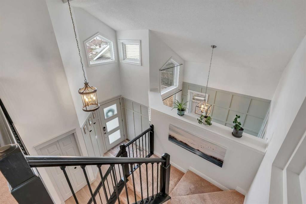 941 Riverview Place Se, Calgary, AB - Indoor