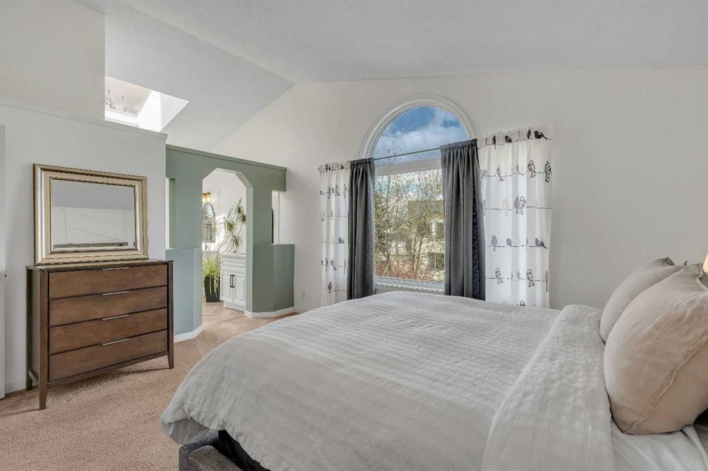 941 Riverview Place Se, Calgary, AB - Indoor Photo Showing Bedroom