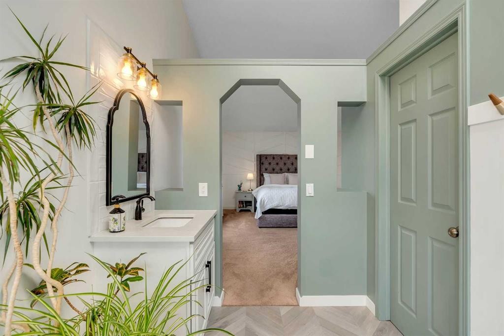 941 Riverview Place Se, Calgary, AB - Indoor