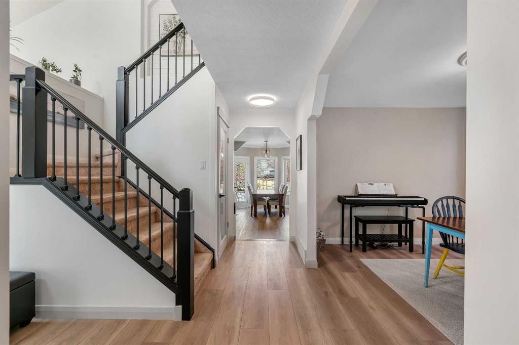941 Riverview Place Se, Calgary, AB - Indoor Photo Showing Other Room