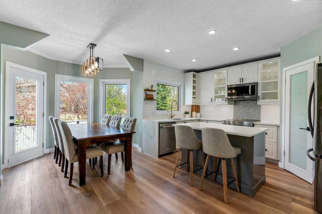 941 Riverview Place Se, Calgary, AB - Indoor