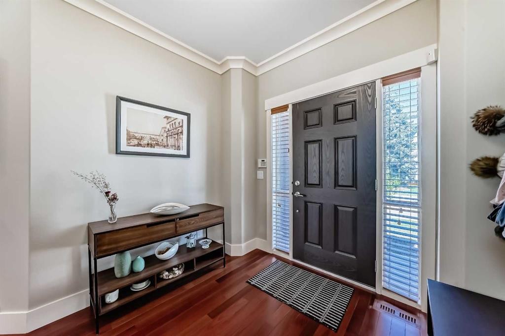 425 36 Avenue Nw, Calgary, AB - Indoor Photo Showing Other Room