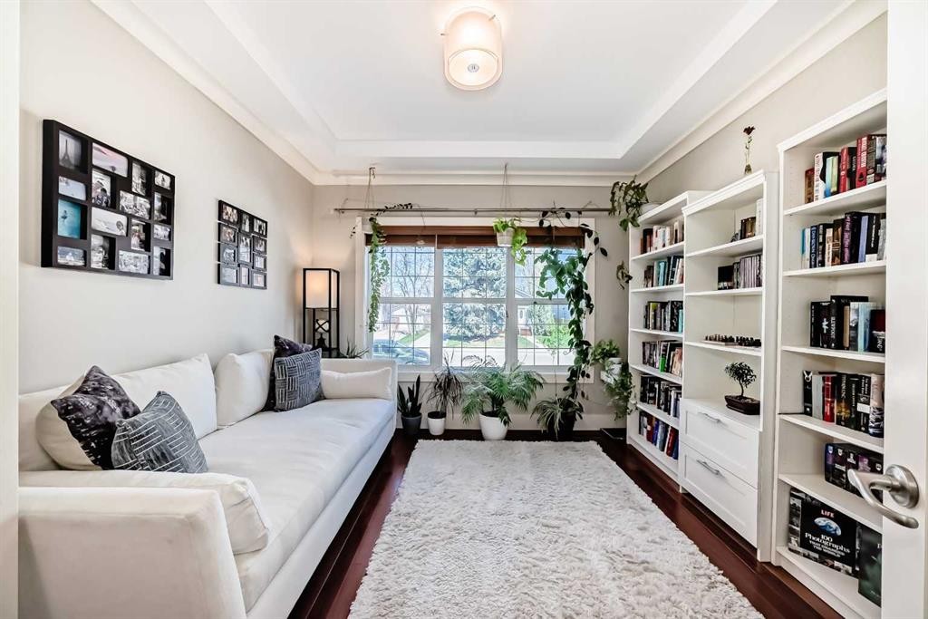 425 36 Avenue Nw, Calgary, AB - Indoor