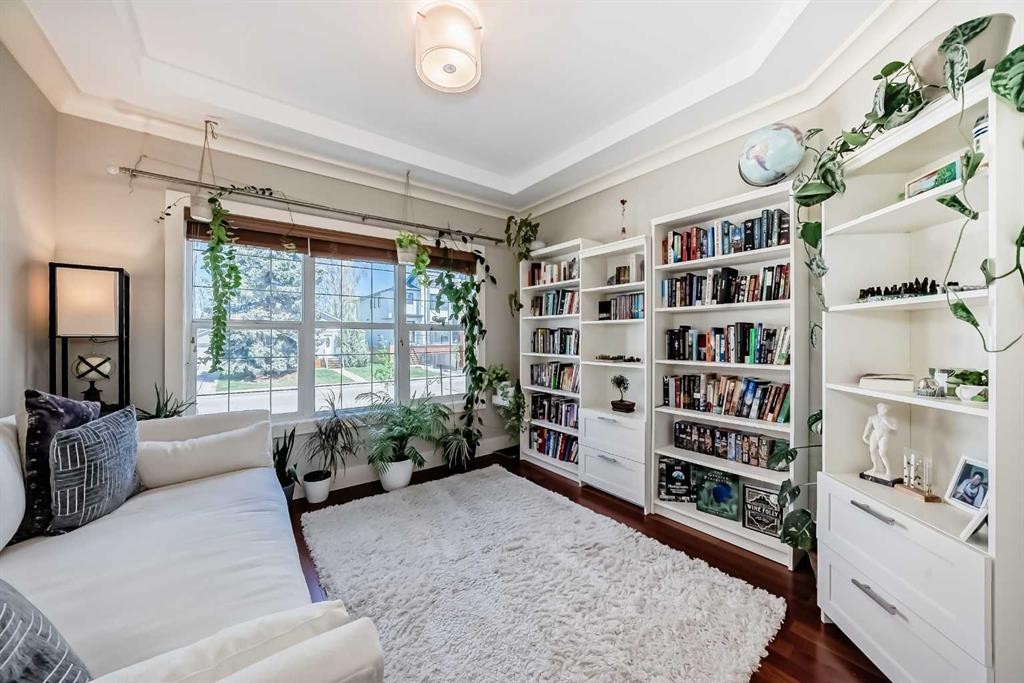 425 36 Avenue Nw, Calgary, AB - Indoor