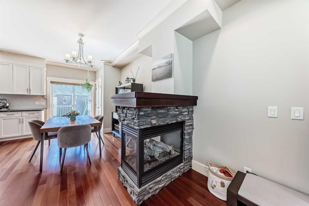 425 36 Avenue Nw, Calgary, AB - Indoor With Fireplace