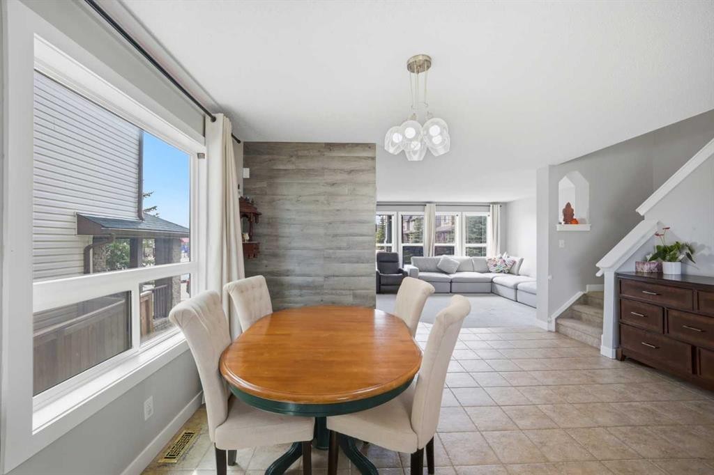 39 Panora Square Nw, Calgary, AB - Indoor Photo Showing Dining Room