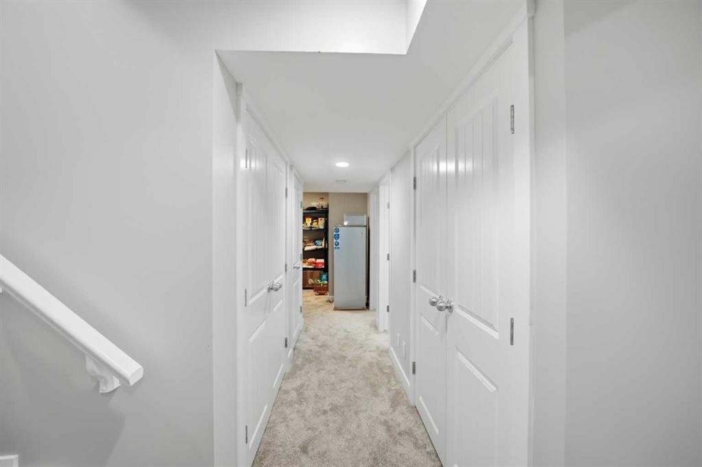 39 Panora Square Nw, Calgary, AB - Indoor Photo Showing Other Room