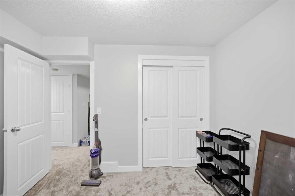 39 Panora Square Nw, Calgary, AB - Indoor