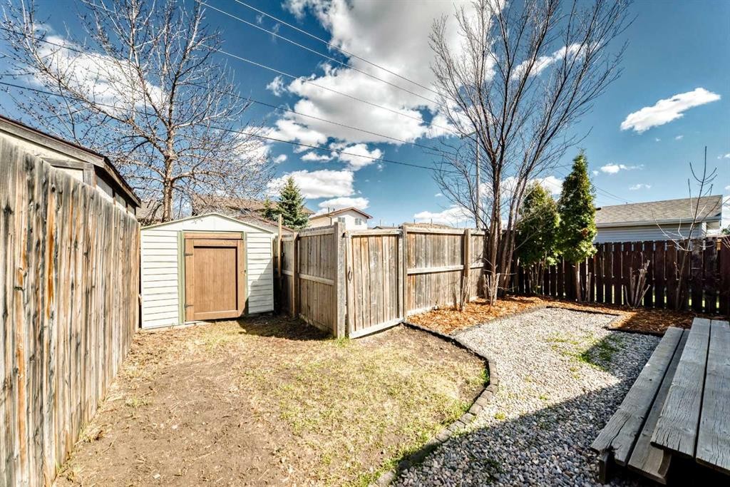 4208 58 Street Ne, Calgary, AB - Outdoor