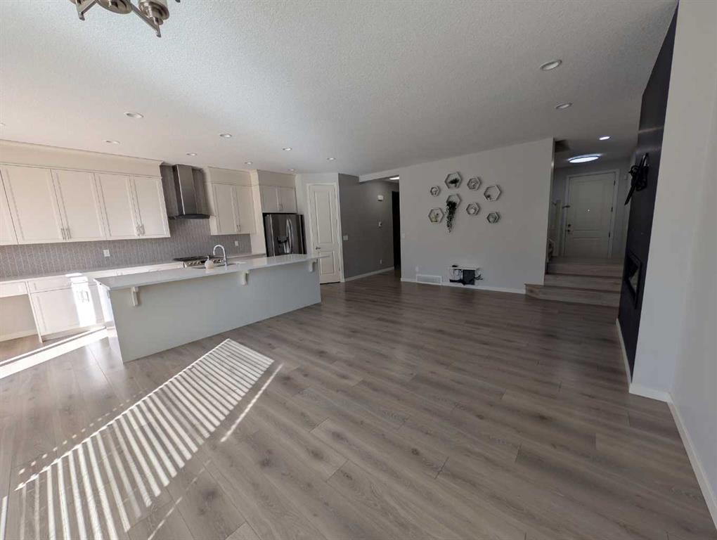 54 Seton Manor Se, Calgary, AB - Indoor Photo Showing Kitchen