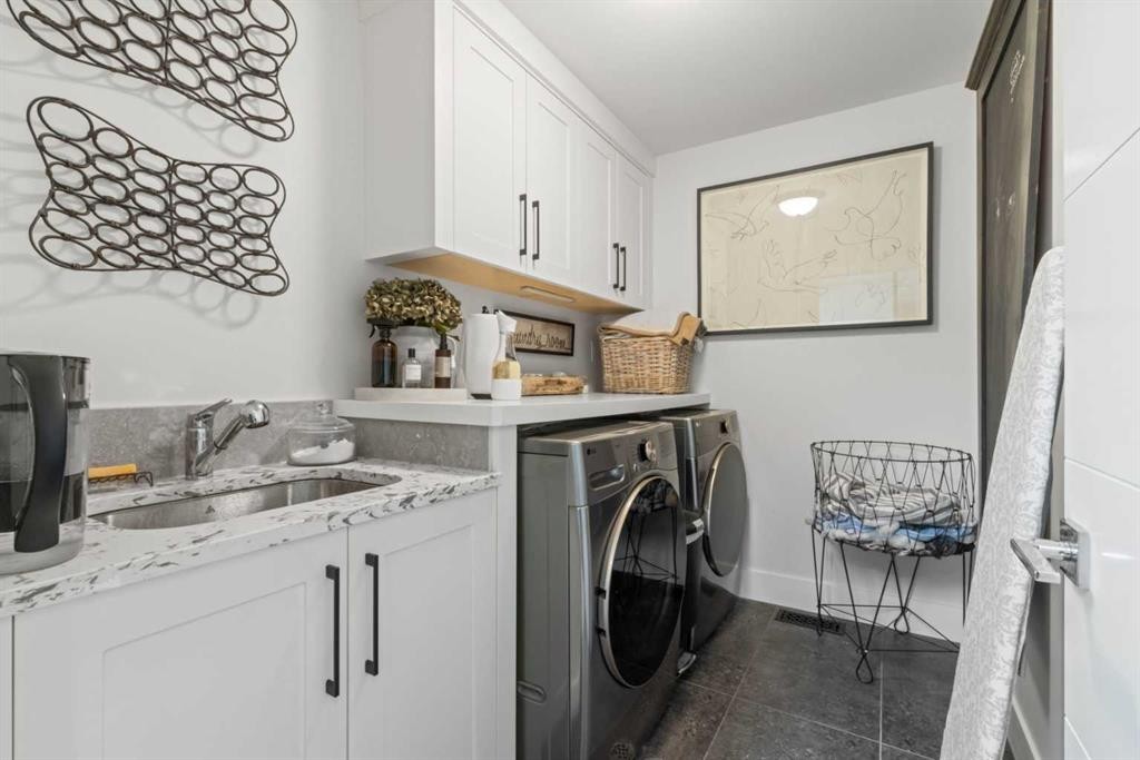 2012 49 Avenue Sw, Calgary, AB - Indoor Photo Showing Laundry Room