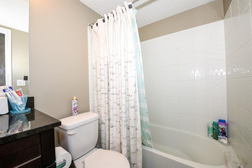 302-5 Saddlestone Way Ne, Calgary, AB - Indoor Photo Showing Bathroom