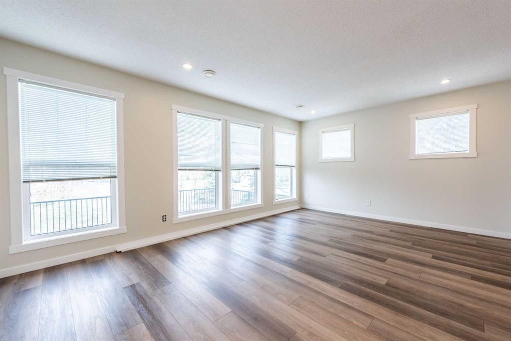 428 Cranbrook Square Se, Calgary, AB - Indoor Photo Showing Other Room