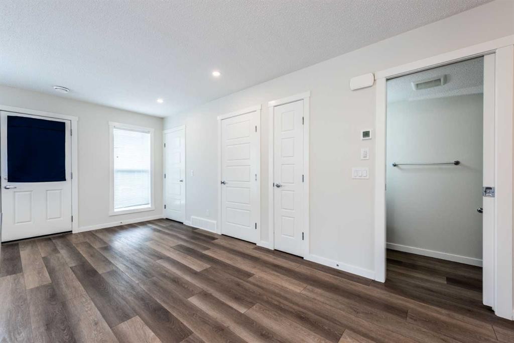 428 Cranbrook Square Se, Calgary, AB - Indoor Photo Showing Other Room