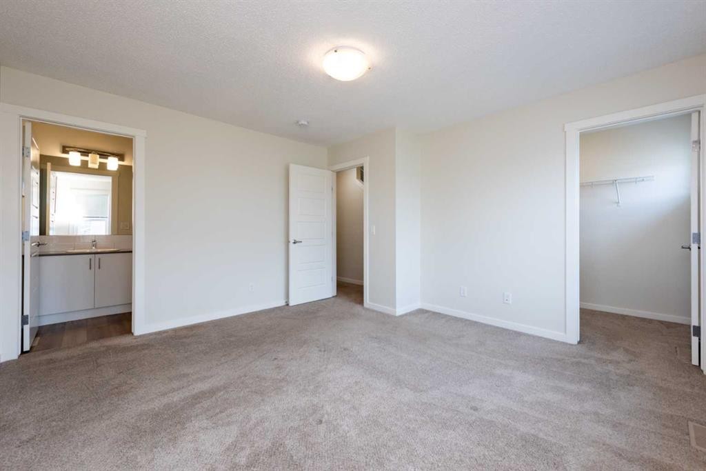 428 Cranbrook Square Se, Calgary, AB - Indoor Photo Showing Other Room