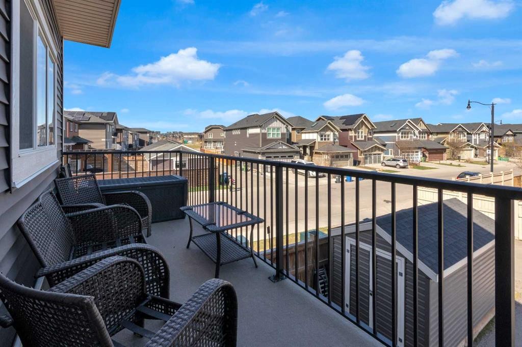 216 Sundown Road, Cochrane, AB - Outdoor With Exterior