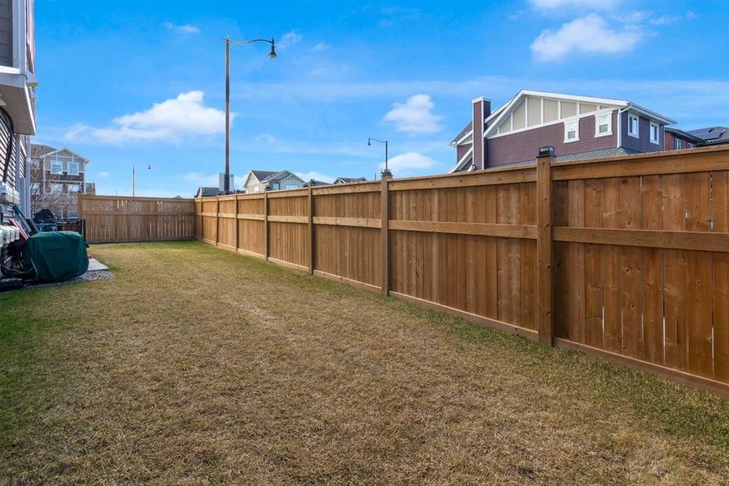216 Sundown Road, Cochrane, AB - Outdoor