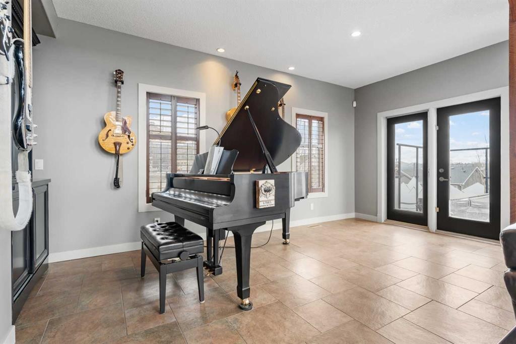 88 Crestridge Way Sw, Calgary, AB - Indoor Photo Showing Other Room