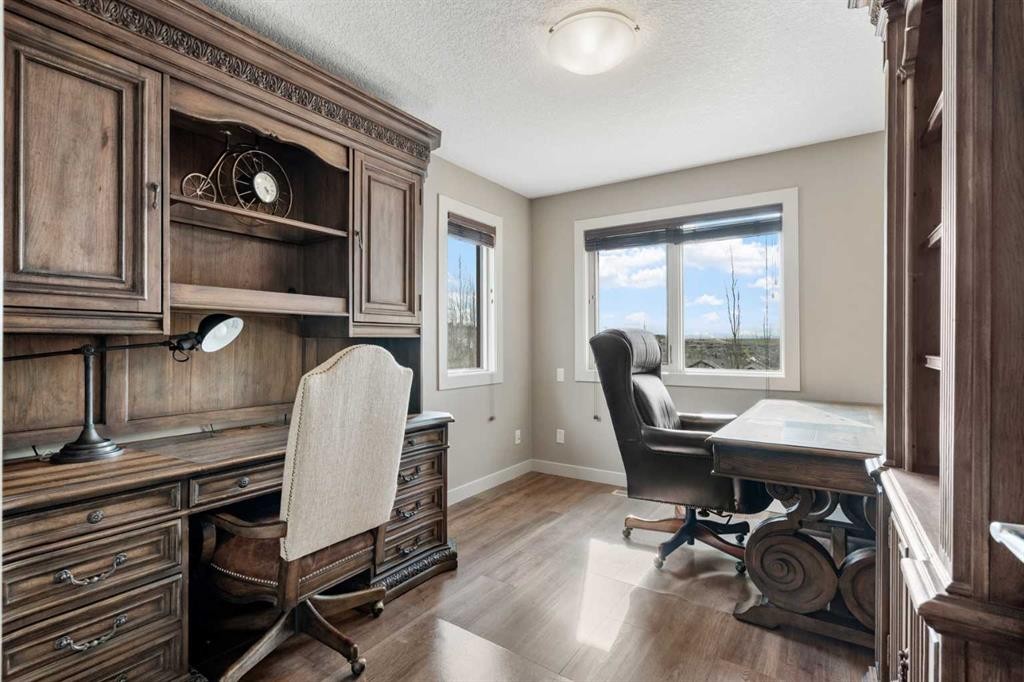 88 Crestridge Way Sw, Calgary, AB - Indoor Photo Showing Office