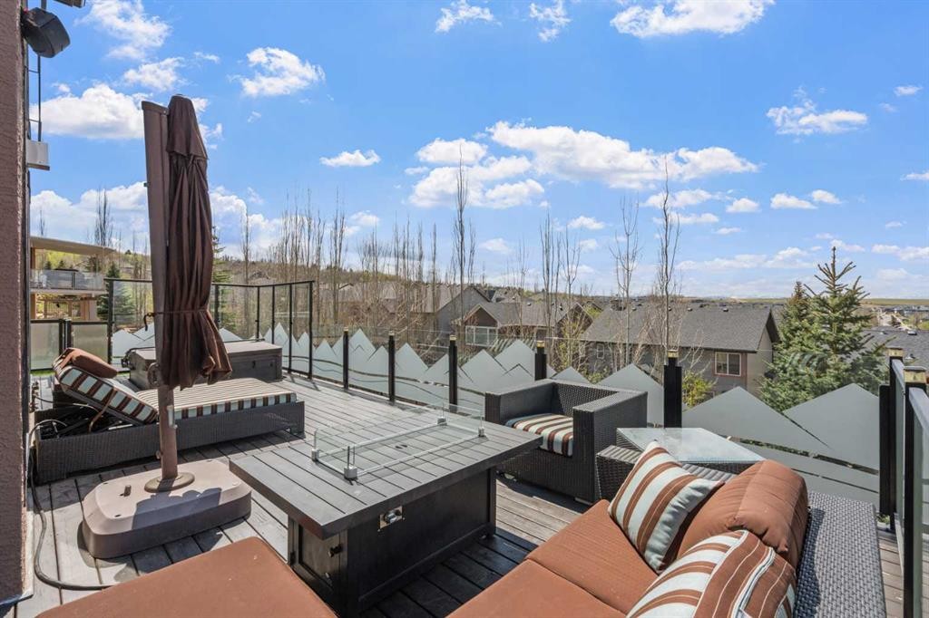 88 Crestridge Way Sw, Calgary, AB - Outdoor With Deck Patio Veranda