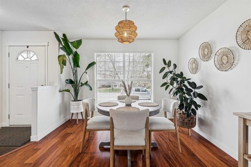 94 West Springs Way Sw, Calgary, AB - Indoor Photo Showing Dining Room