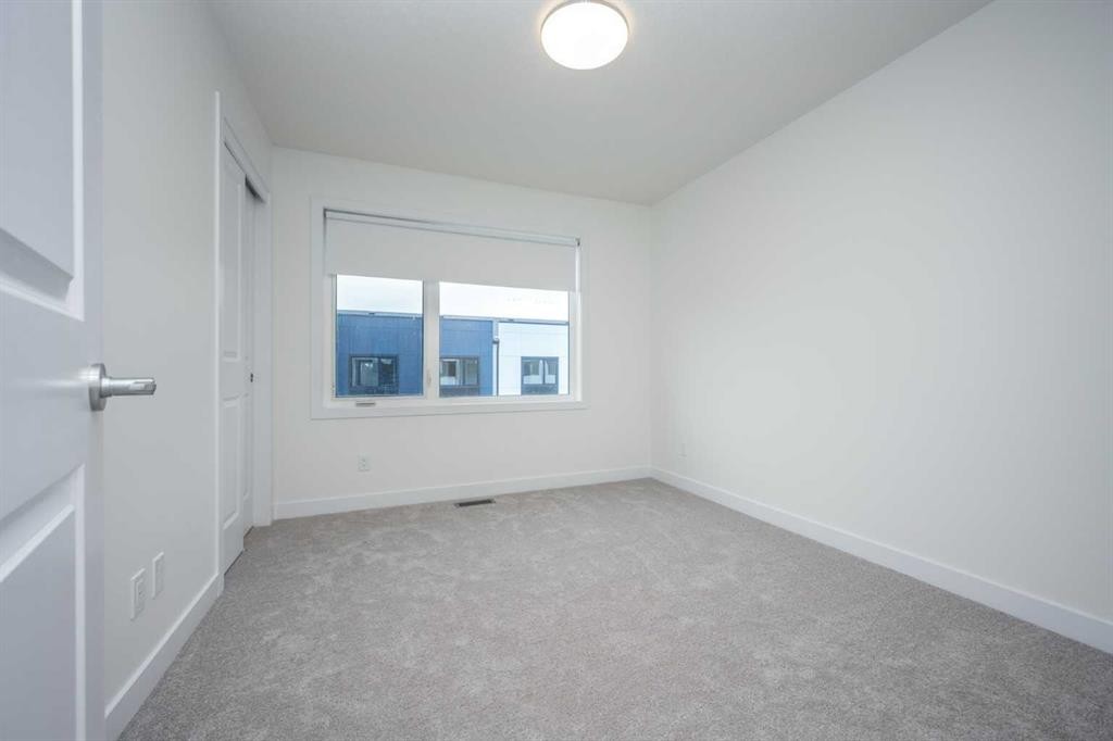 302-8535 19 Avenue Se, Calgary, AB - Indoor Photo Showing Other Room