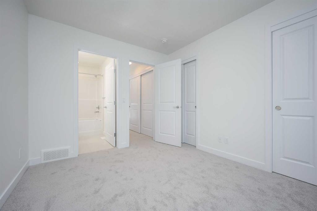 302-8535 19 Avenue Se, Calgary, AB - Indoor Photo Showing Other Room