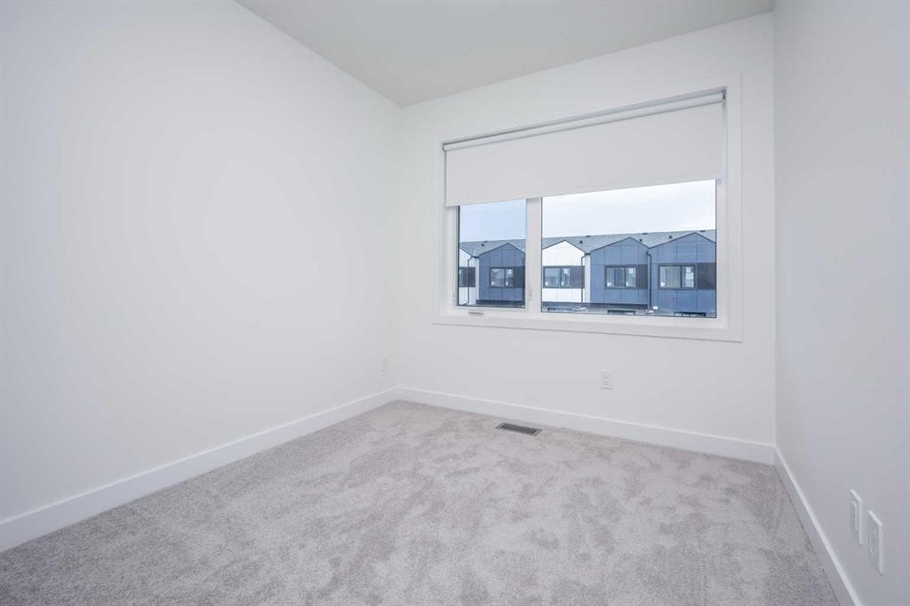 302-8535 19 Avenue Se, Calgary, AB - Indoor Photo Showing Other Room