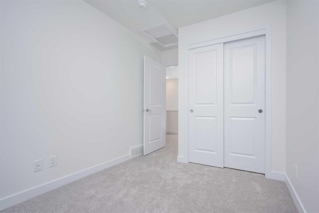 302-8535 19 Avenue Se, Calgary, AB - Indoor Photo Showing Other Room