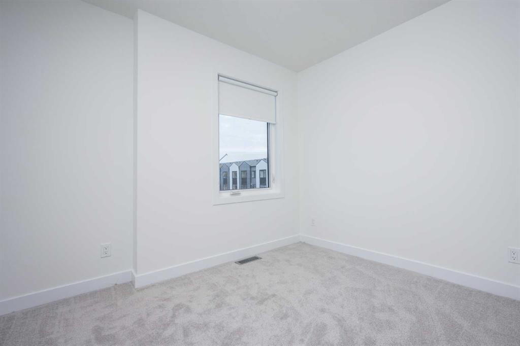 302-8535 19 Avenue Se, Calgary, AB - Indoor Photo Showing Other Room