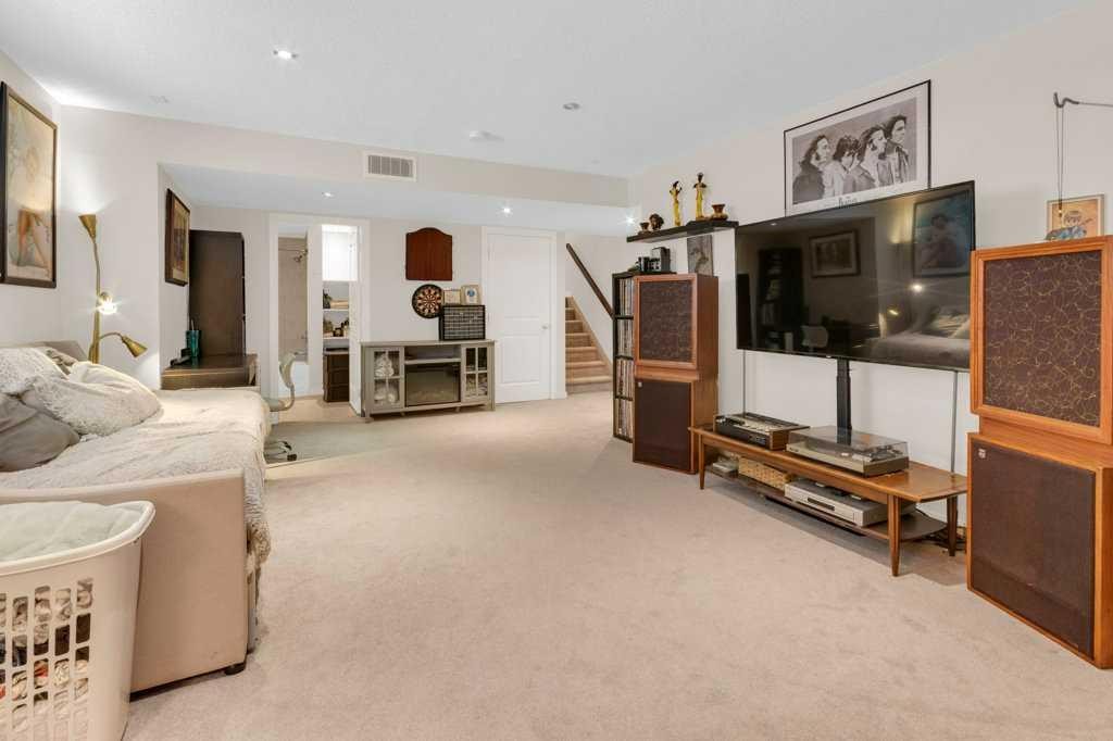 26 Heritage Landing, Cochrane, AB - Indoor