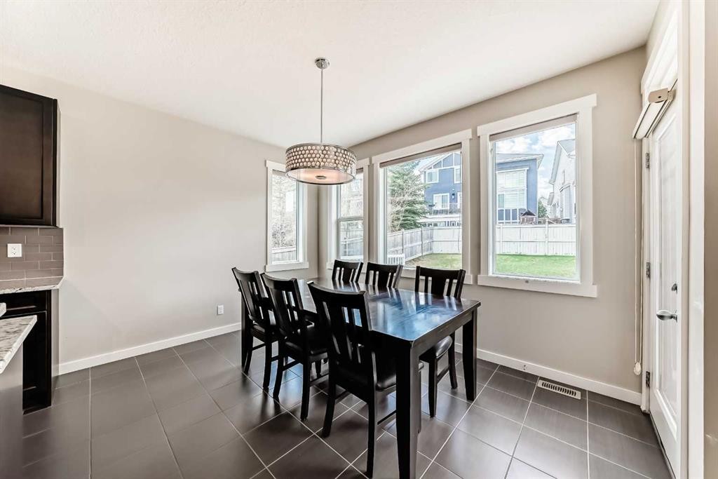 210 Stonemere Green, Chestermere, AB - Indoor Photo Showing Dining Room