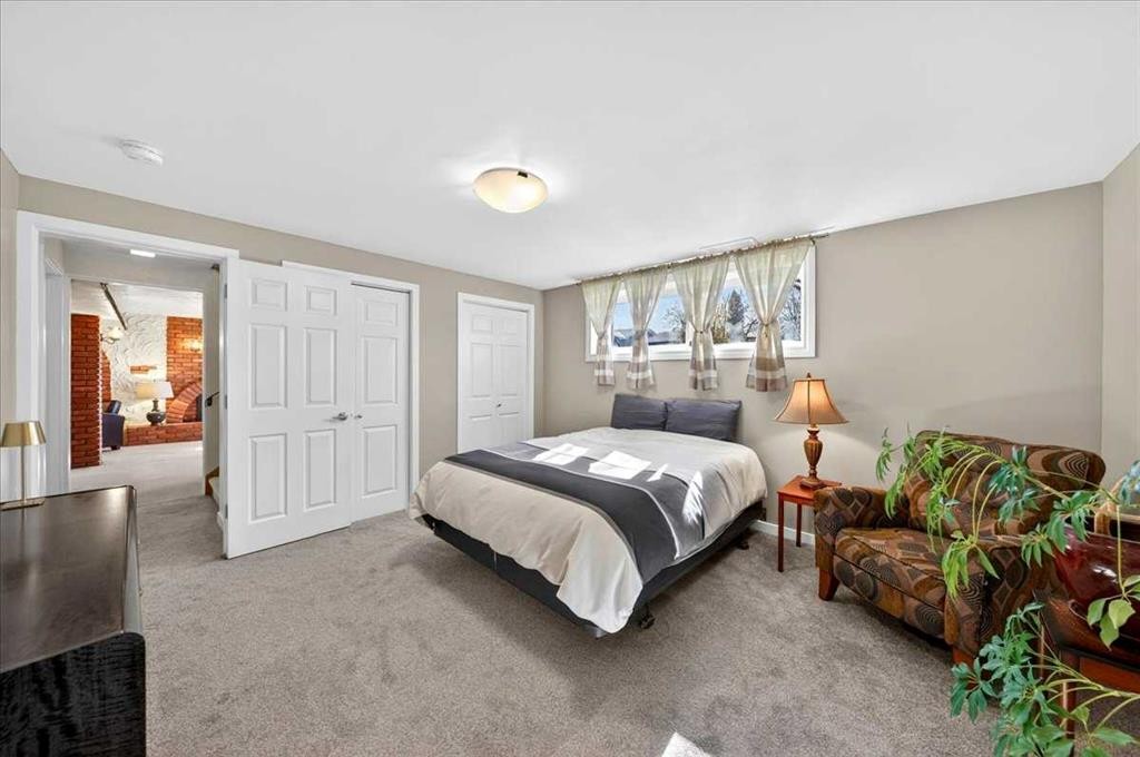 332 Whitney Crescent Se, Calgary, AB - Indoor Photo Showing Bedroom