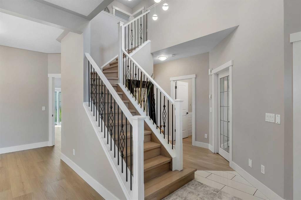 57 Sherwood Terrace Nw, Calgary, AB - Indoor Photo Showing Other Room