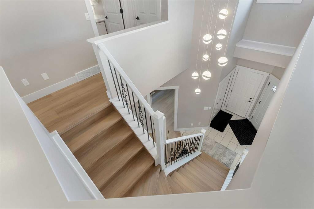 57 Sherwood Terrace Nw, Calgary, AB - Indoor Photo Showing Other Room