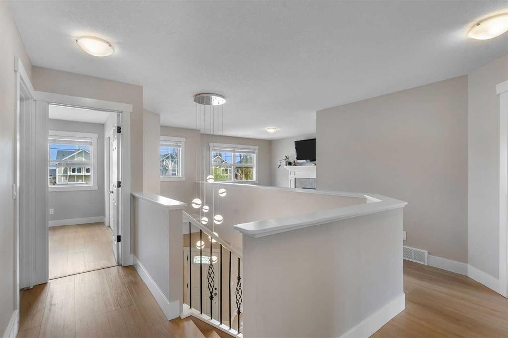 57 Sherwood Terrace Nw, Calgary, AB - Indoor Photo Showing Other Room