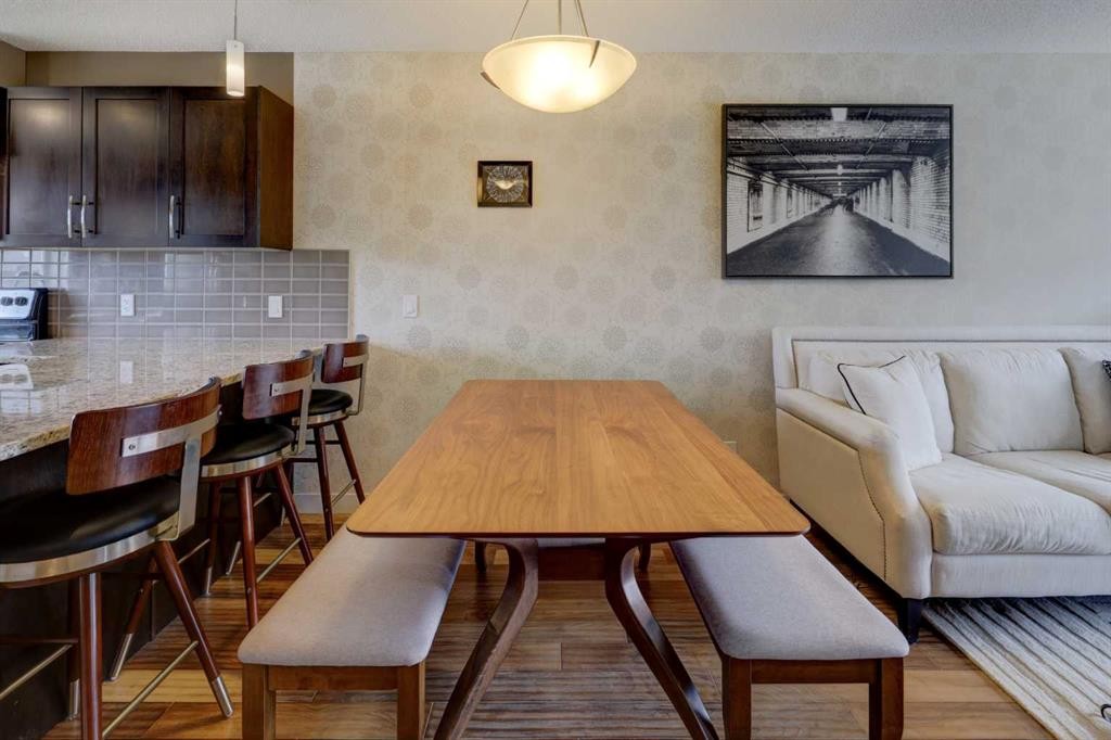 208 Covecreek Circle Ne, Calgary, AB - Indoor Photo Showing Dining Room