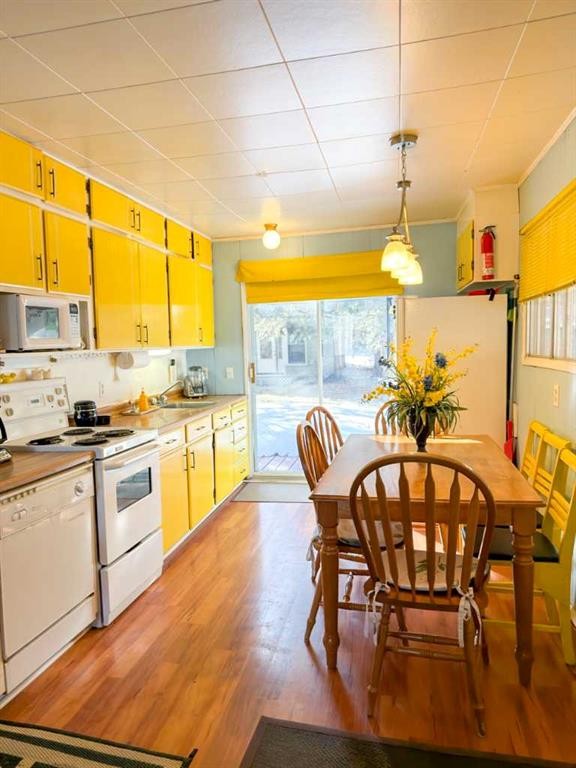 2 Hummingbird Lane, Half Moon Bay, AB - Indoor
