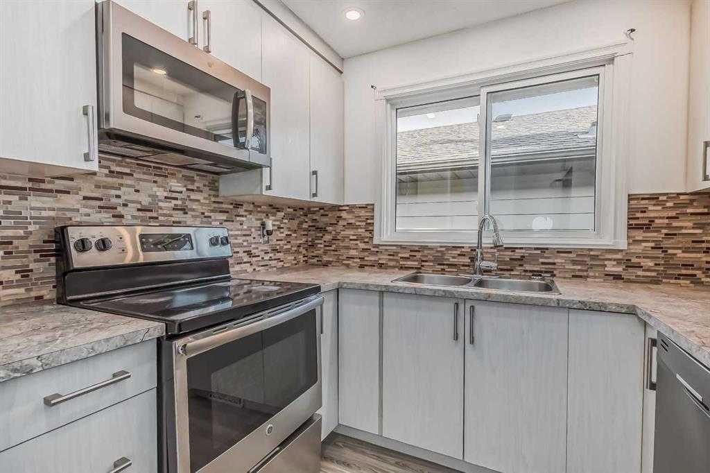 39 Bermuda Drive, Calgary, AB