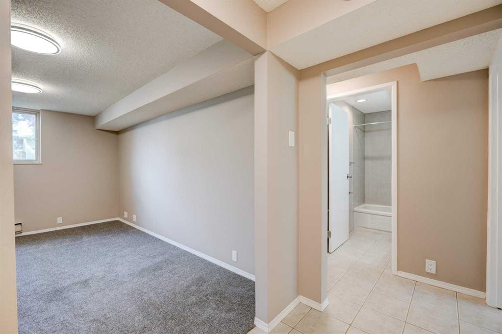 27 Dovely Way Se, Calgary, AB - Indoor