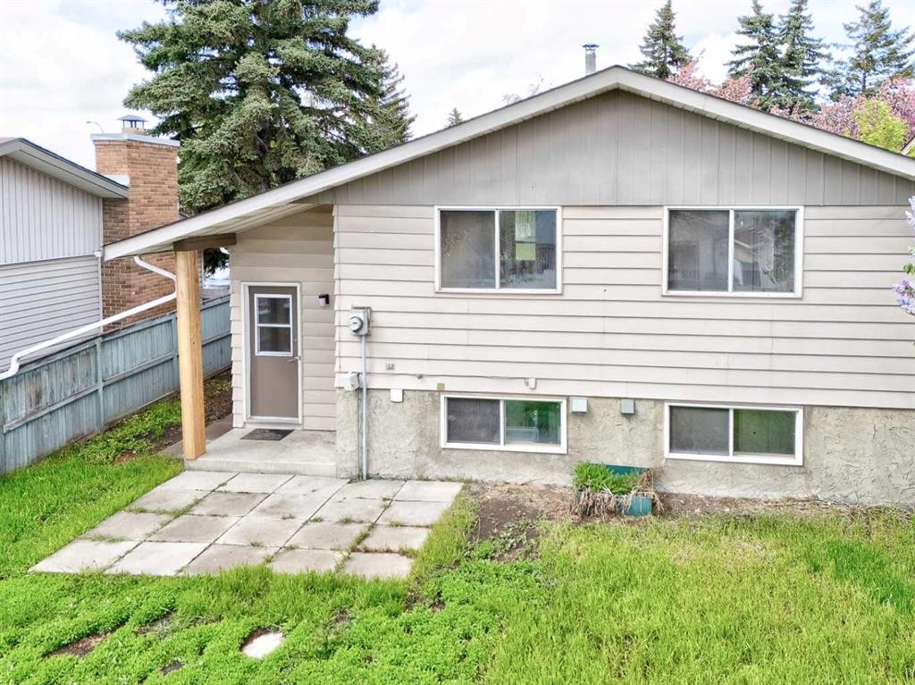 27 Dovely Way Se, Calgary, AB - Outdoor