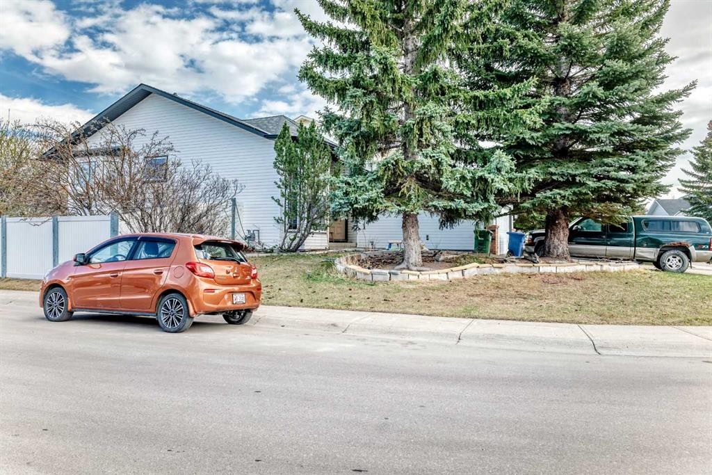 176 Woodside Road Nw, Airdrie, AB - Outdoor