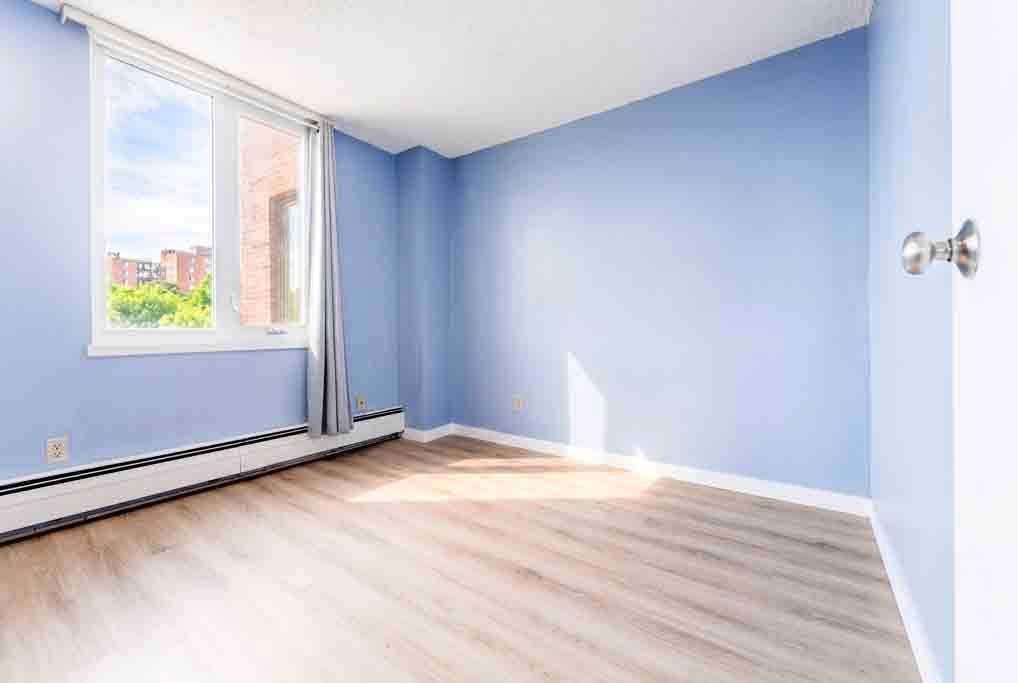 802-4944 Dalton Drive Nw, Calgary, AB - Indoor Photo Showing Other Room