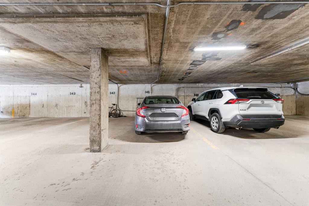 802-4944 Dalton Drive Nw, Calgary, AB - Indoor Photo Showing Garage