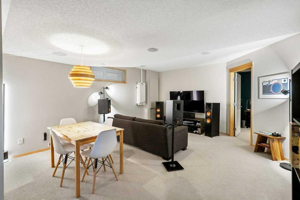 90 Elgin Drive Se, Calgary, AB - Indoor