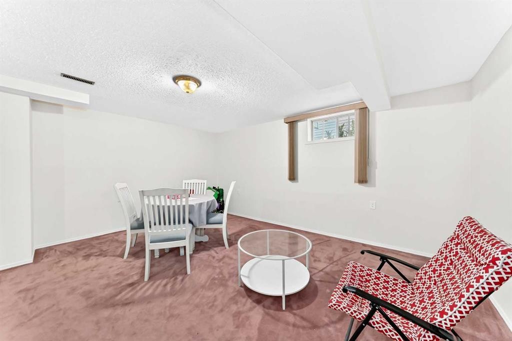 7212 Sierra Morena Boulevard Sw, Calgary, AB - Indoor Photo Showing Dining Room