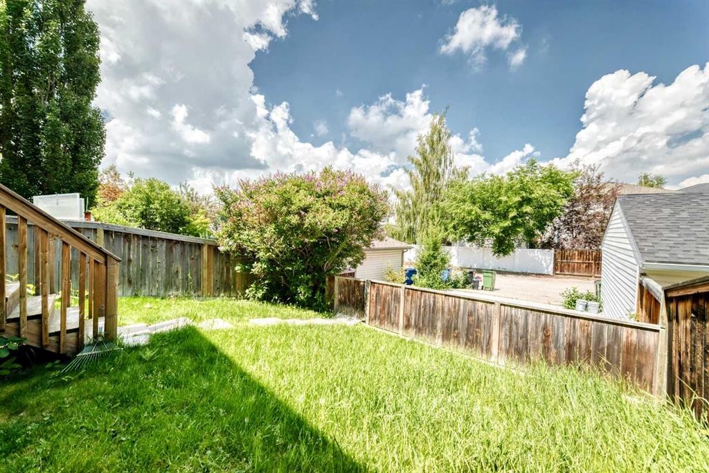 7212 Sierra Morena Boulevard Sw, Calgary, AB - Outdoor