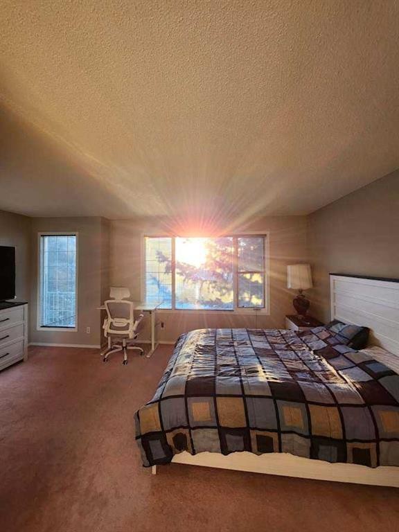 7212 Sierra Morena Boulevard Sw, Calgary, AB - Indoor Photo Showing Bedroom